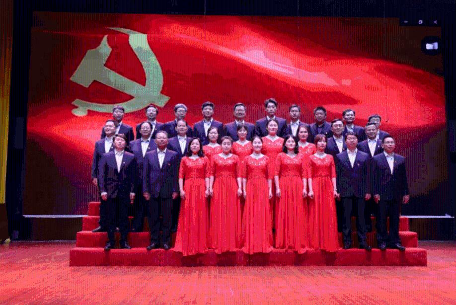 盛国玉：与江姐同狱，幸运逃过渣滓洞屠杀，靠躲进男厕尿槽脱险